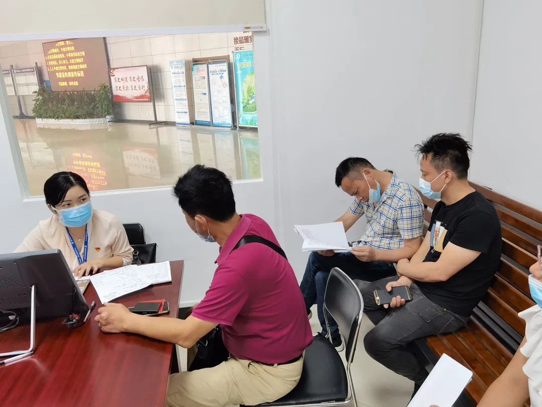 党建聚合力丨来了！省律协劳保委金牌律师团驻场雨花