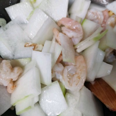冬瓜虾仁怎么做（9步搞定清淡不失美味的虾仁炒冬瓜）