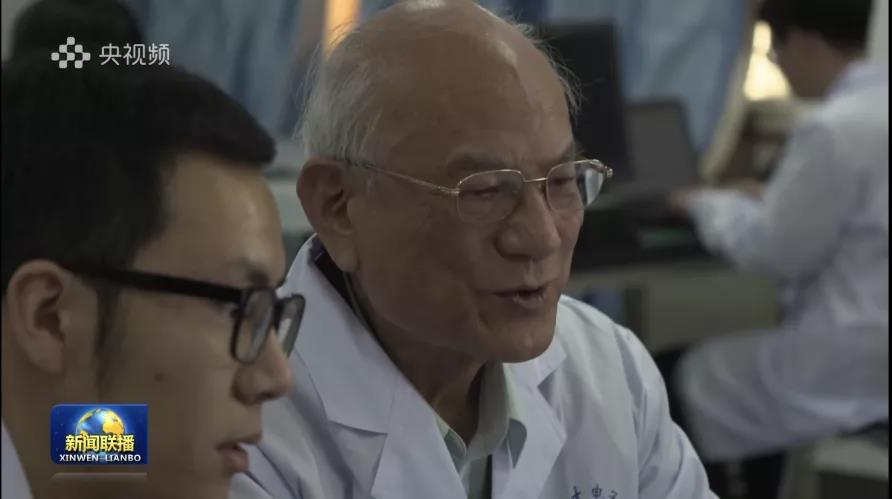 这一刻，请为他鼓掌