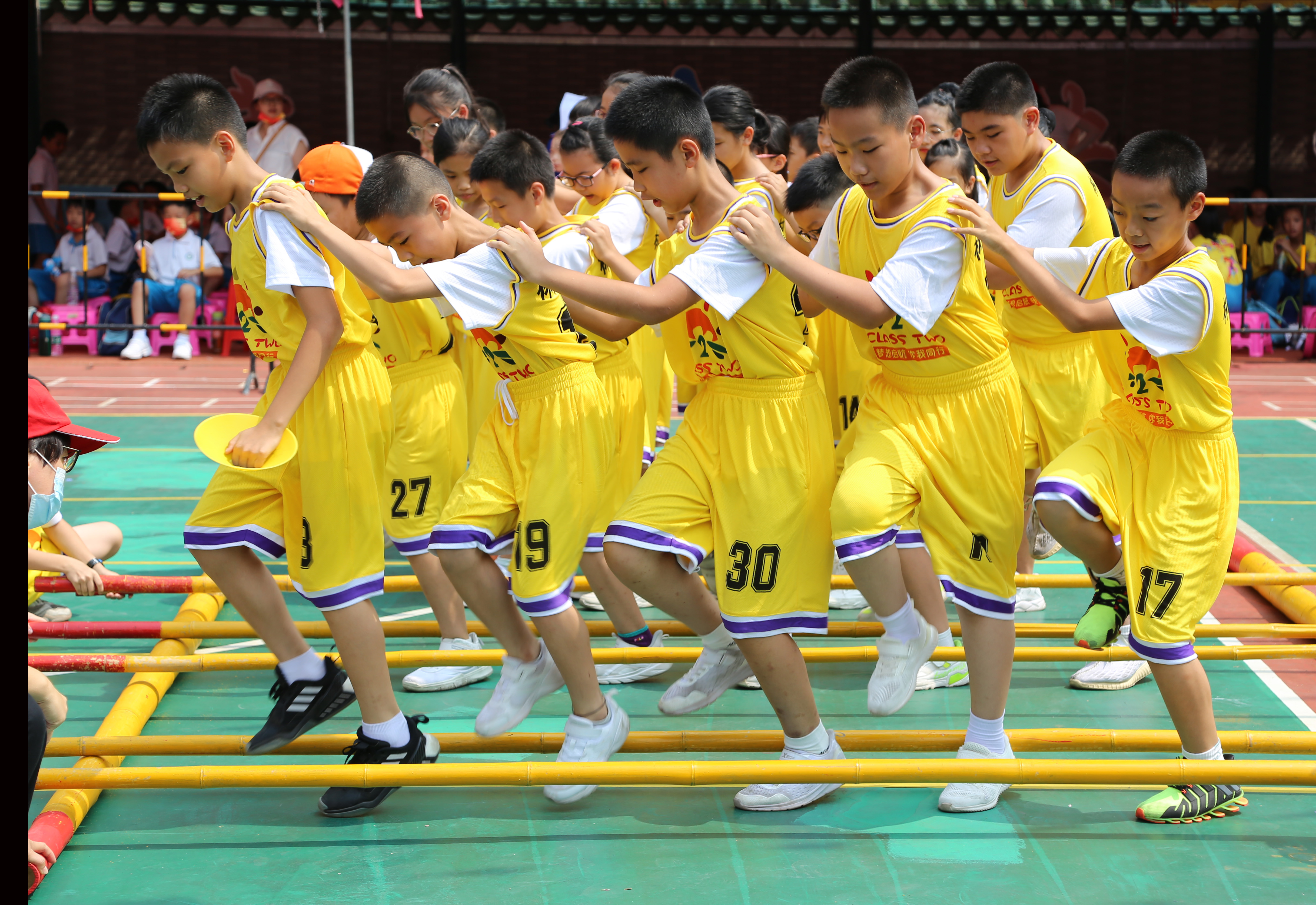 廣州市荔灣區(qū)林鳳娥小學(xué)操場刮起“最炫民族風(fēng)”(圖5)