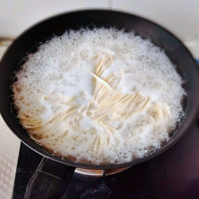 水煮面条最简单的做法这样做清汤面比饭店里的还好吃