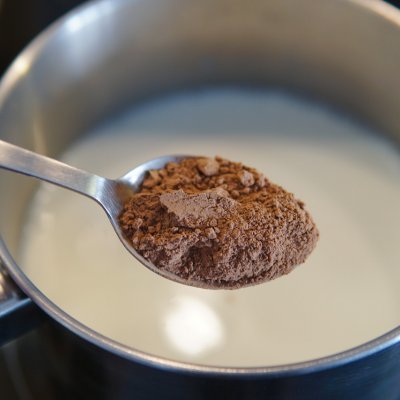 牛奶巧克力(自制热可可热巧克力简单好喝的冬天热饮)