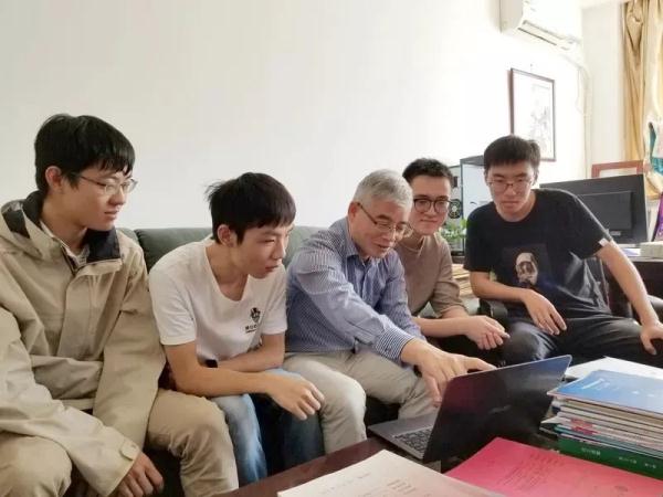 华东理工大学工科化学系列课程创新教育团队：教学科研并重，传承育人初心