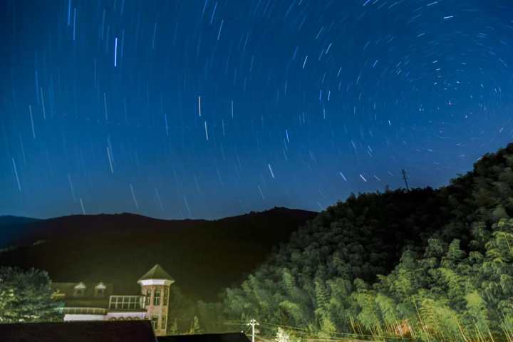 摄影师镜头下的杭州有多美？西湖落日，璀璨星光，这份假日美景请笑纳