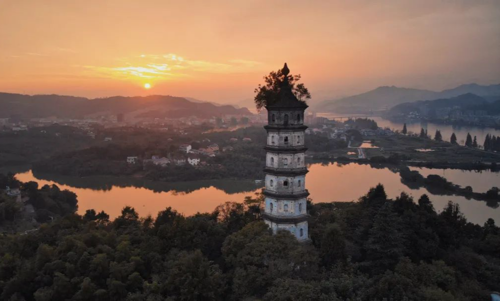 舍不得分享的度假宝地，独揽富春江一线江景，￥999/2晚节后错峰更划算