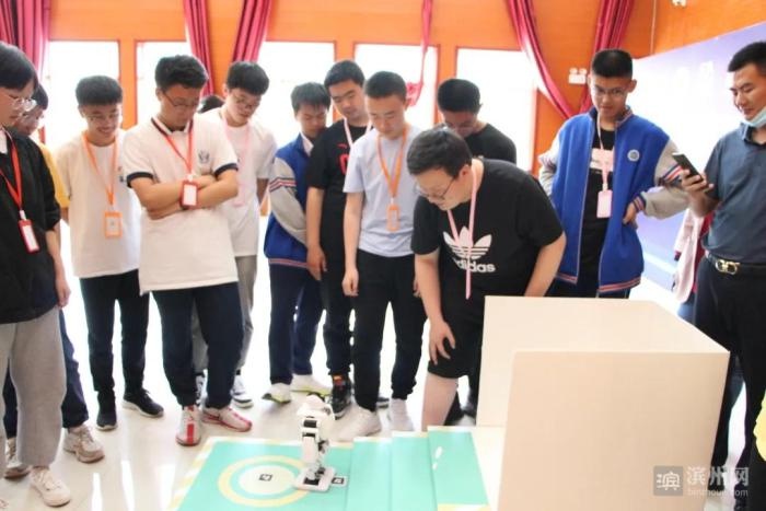 濱州高新高級中學(xué)獲評“全國青少年人工(圖2) 濱州高新高級中學(xué)獲評“全國青少年人工(圖2)