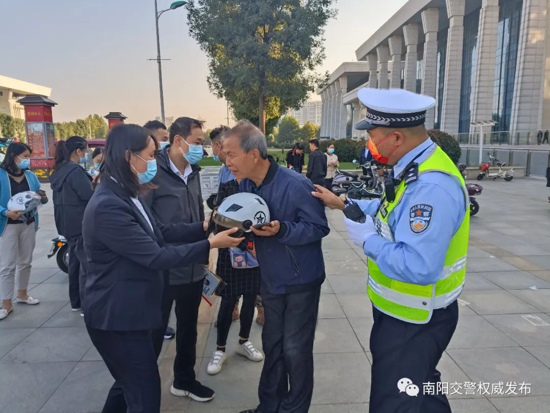 【关注电动车】（39）搞不懂挂牌流程？韩sir直播在线来教！