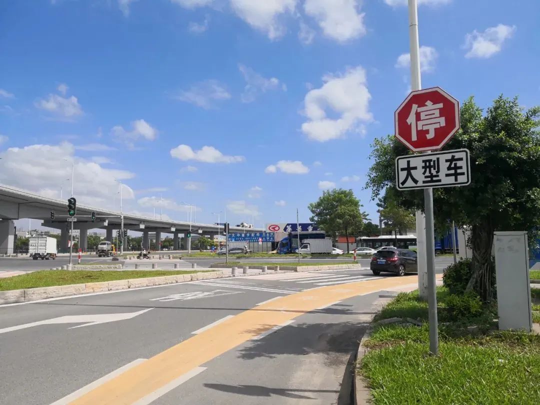 【10月17日汕头要闻】金砂西路西延工程稳步推进 西港互通立交雏形已现