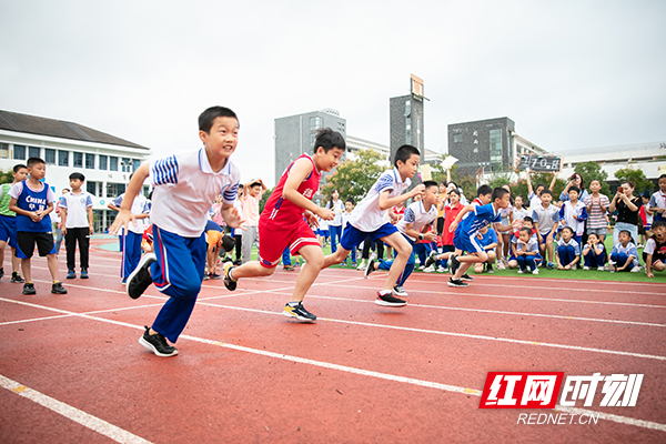 天元区栗雨小学：体育“变身”学科主打(图3)