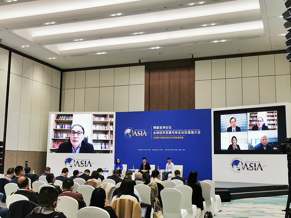 郑永年：中国大型互联网公司像土豆，相互封闭排斥，只有走出去才可制衡美国