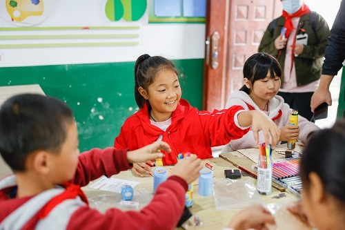 武隆大洞河乡中心小学校爱心图书室揭牌(图6)