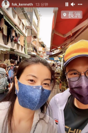 霍启刚带女儿为郭晶晶买生日礼物，结婚9年感情如初，堪称“神仙夫妻”