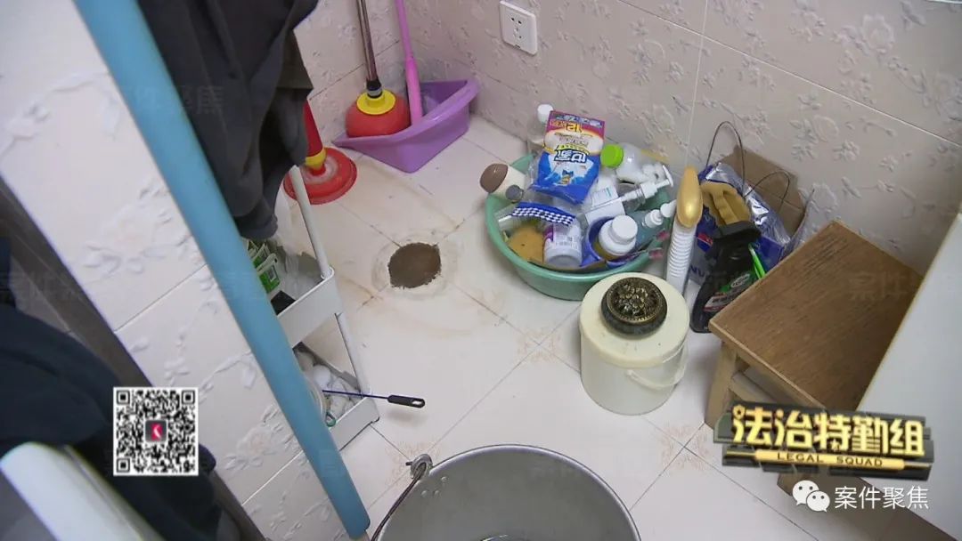 4个多月家中马桶不能用 古稀老人当起了“掏粪工”