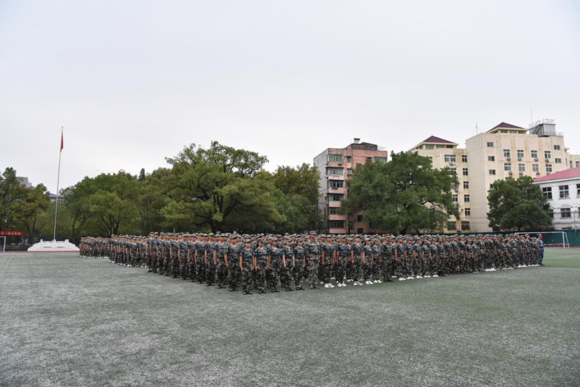 九江市同文中學(xué)舉行2021級(jí)高一新生軍訓(xùn)會(huì)操(圖2) 九江市同文中學(xué)舉行2021級(jí)高一新生軍訓(xùn)會(huì)操(圖2)