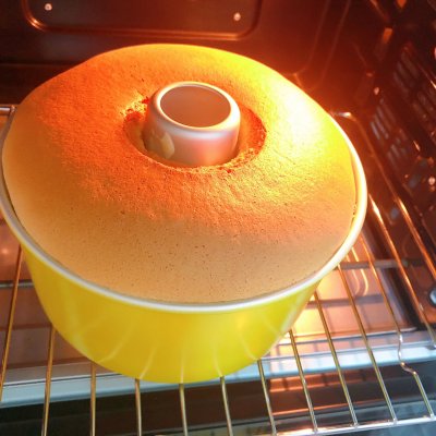 健康美味不回缩不开裂的戚风蛋糕，寒冷冬日里必备哦