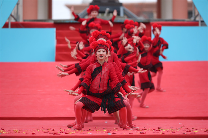 麒麟区北关小学六十周年庆典精彩纷呈(图7)