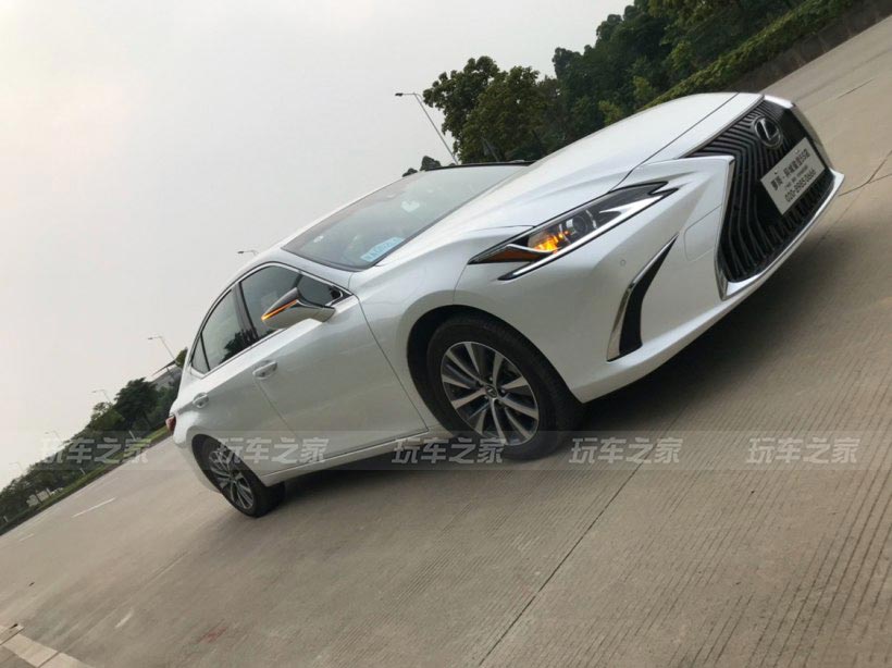 三年换了三套轮毂 雷克萨斯ES改装案例
