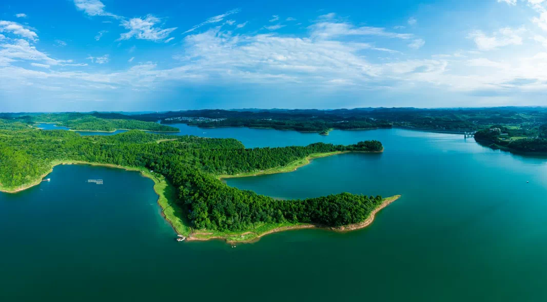 仙海湖的故事简短 _飞翔号