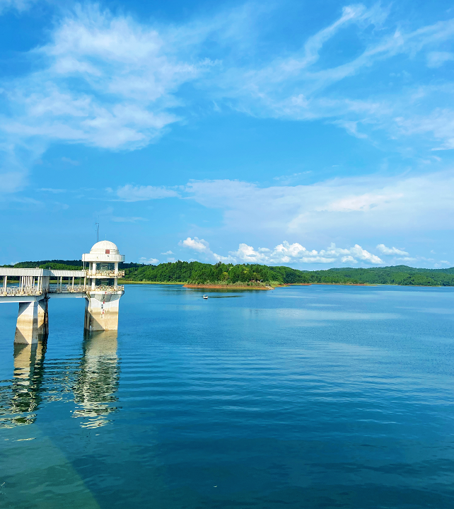 仙海湖的故事简短 _飞翔号