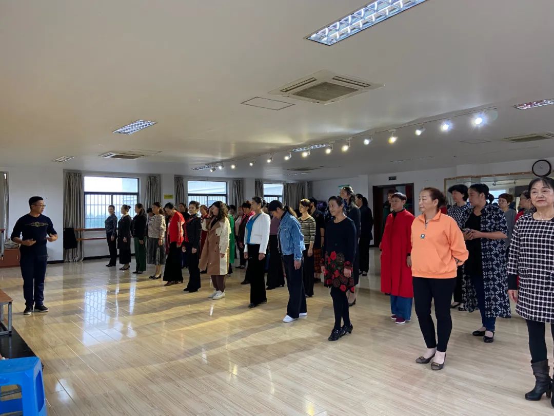 瑜伽、书法、曳步舞、古筝... ...琅琊这里免费培训班火热进行中！