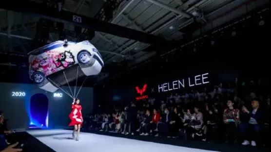 上万网红，在小红书上爆改五菱神车