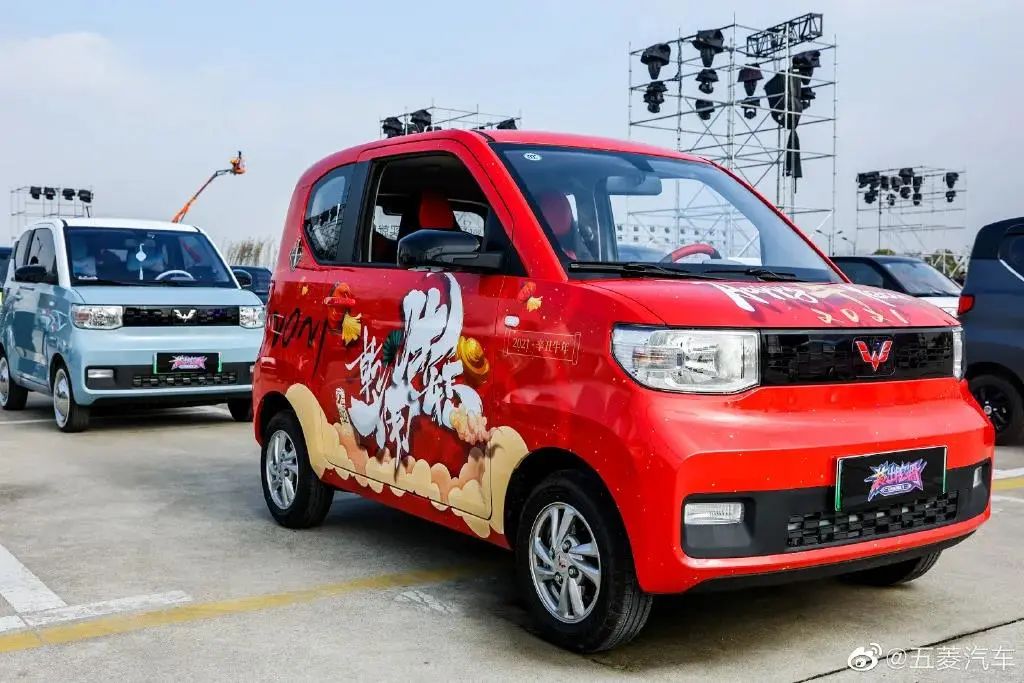上万网红，在小红书上爆改五菱神车