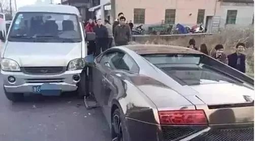 上万网红，在小红书上爆改五菱神车