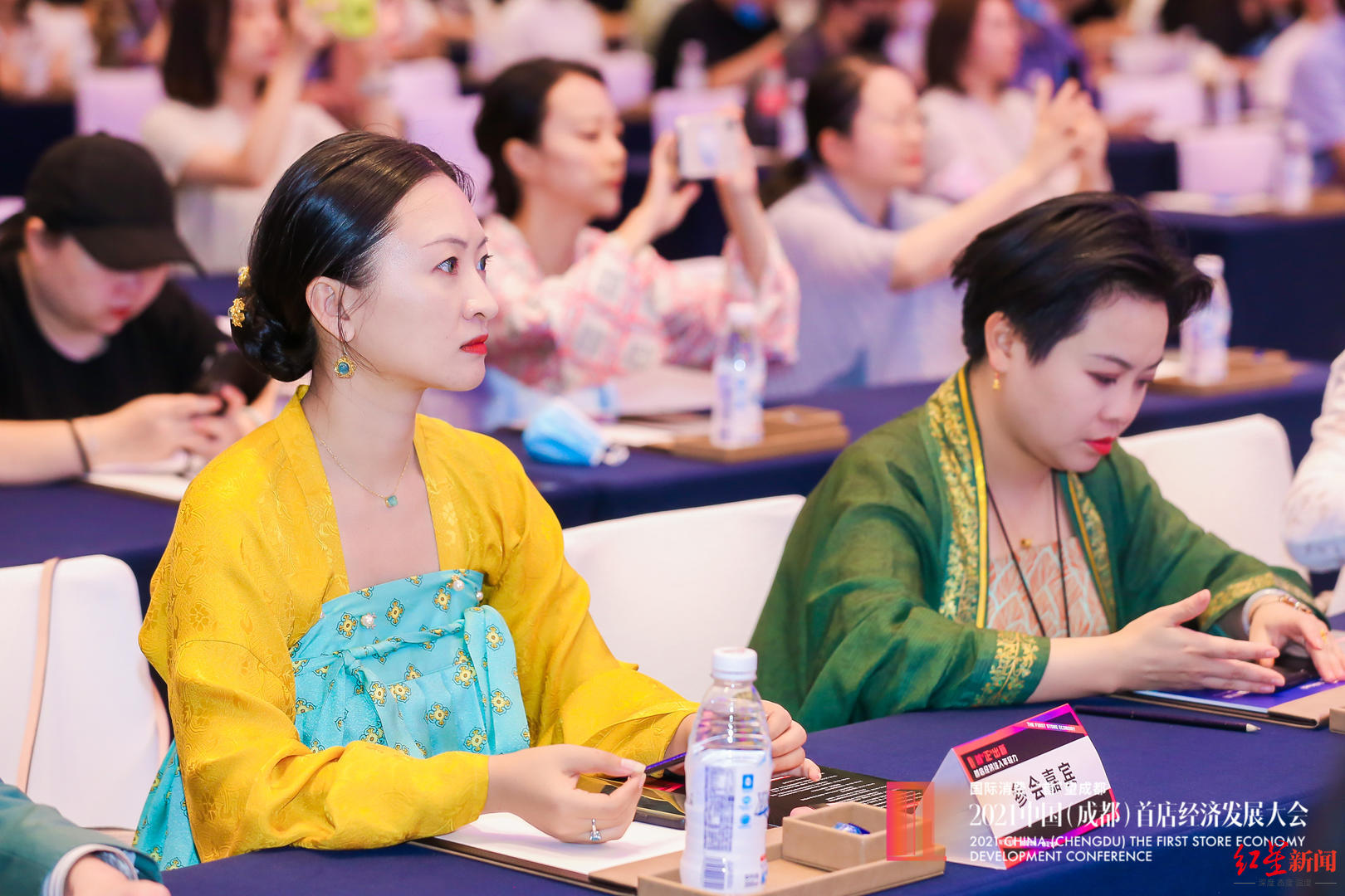 80后女孩“入圈”华服行业：成都的张弛有度，是创业机遇