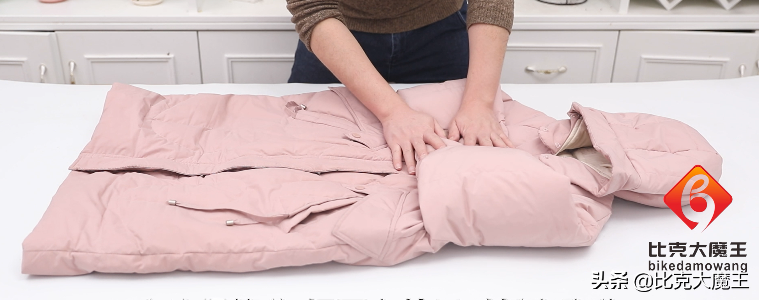 长袖衣服的叠法(叠厚衣服,方法其实很简单,来学学吧)