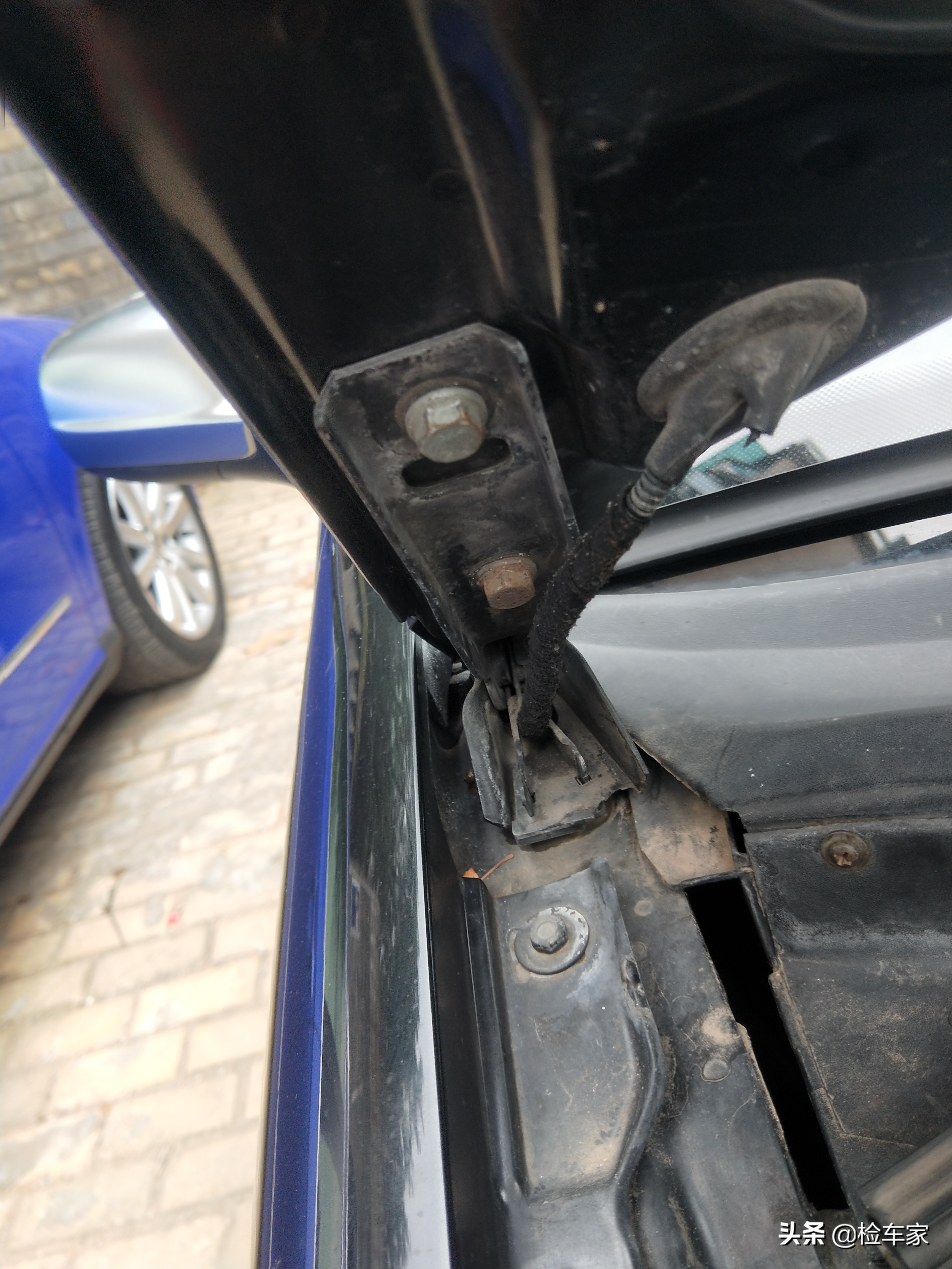 3万买辆气囊炸过的宝来R值不值？网友：带尾翼的大众车惹不起