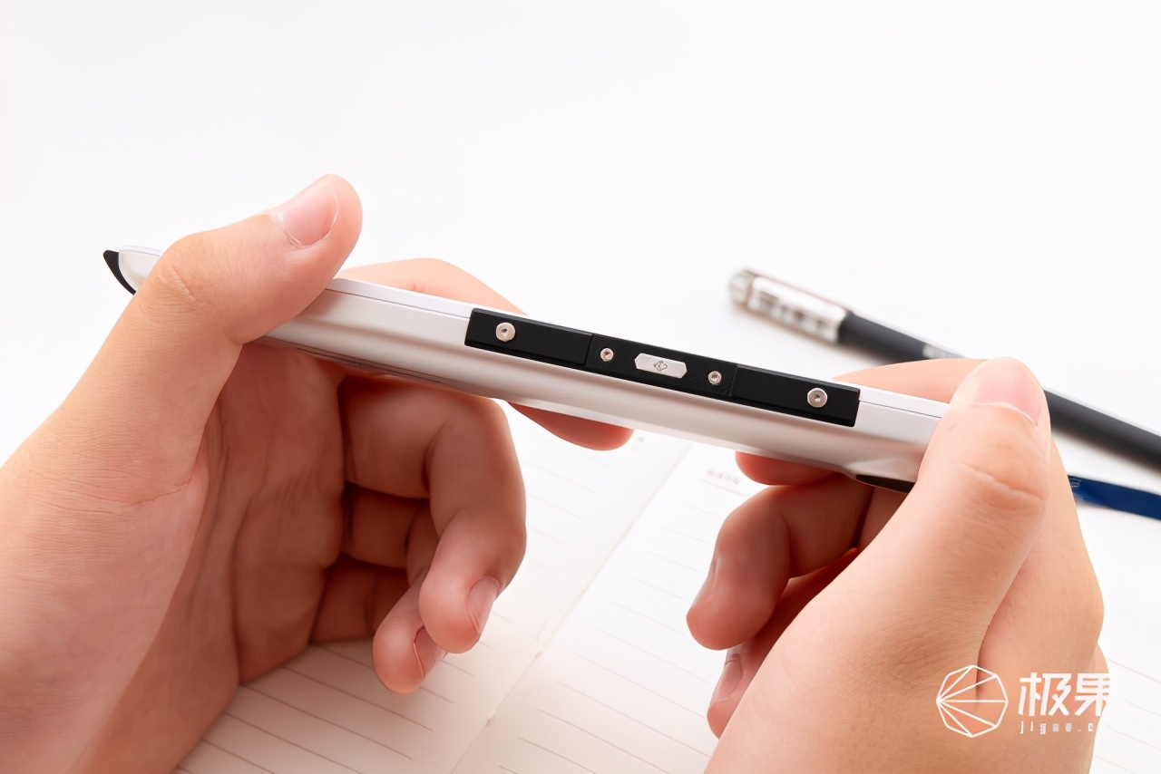 真· AI魔法！一笔搞定听说读写背译查解，堪称小初高双语学习神器