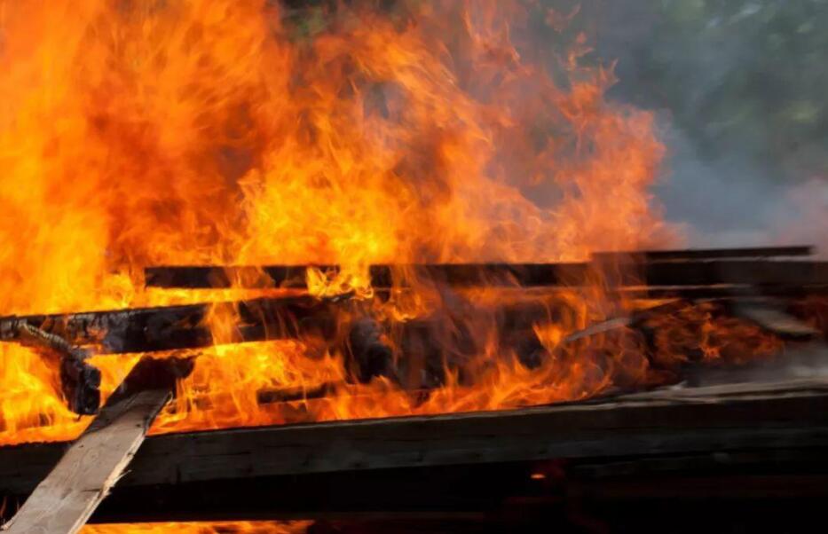 湖北十堰燃气爆炸多人死亡，原因未知，它与煤气罐爆炸有何区别？