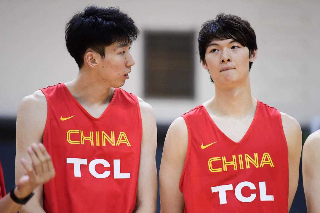 王哲林为什么不参加nba了(被选中4年，王哲林为什么没打上NBA？球探报告上6个缺点，太致命)