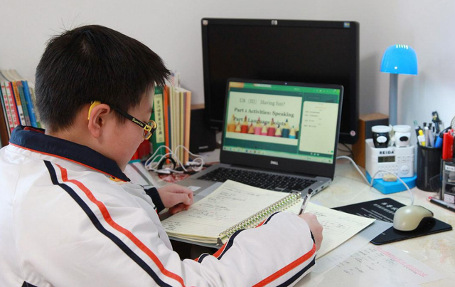 家长花10万补课费，学生高考成绩688分，为什么被人嘲笑？