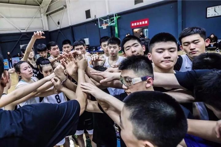 nba球队哪些老板是中国的(官宣！NBA老板蔡崇信联手中国篮球，挑选10人赴美留洋，姚明立功)