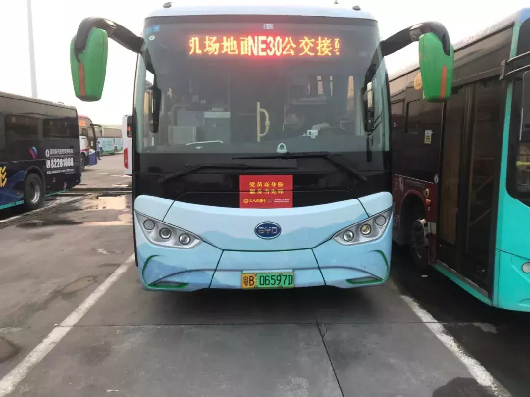 深圳机场4条夜班公交已开通,半夜赶飞机再也不用怕了!