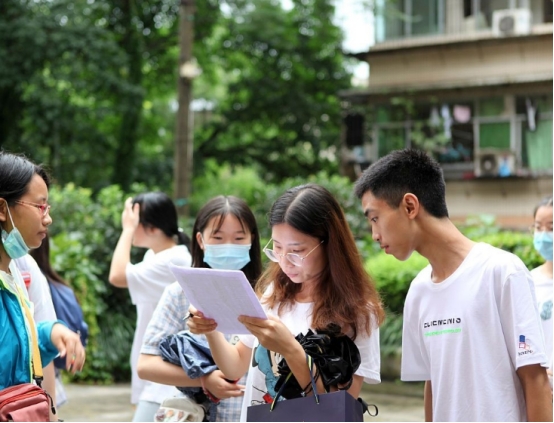 同一所大学，为什么既招“一本”又有“二本”，二者有什么区别？