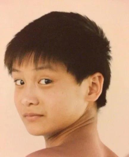 1997年跳水世界杯男团(田亮的故事：21岁一跳成名，郭晶晶初恋，因私接代言被周继红封杀)
