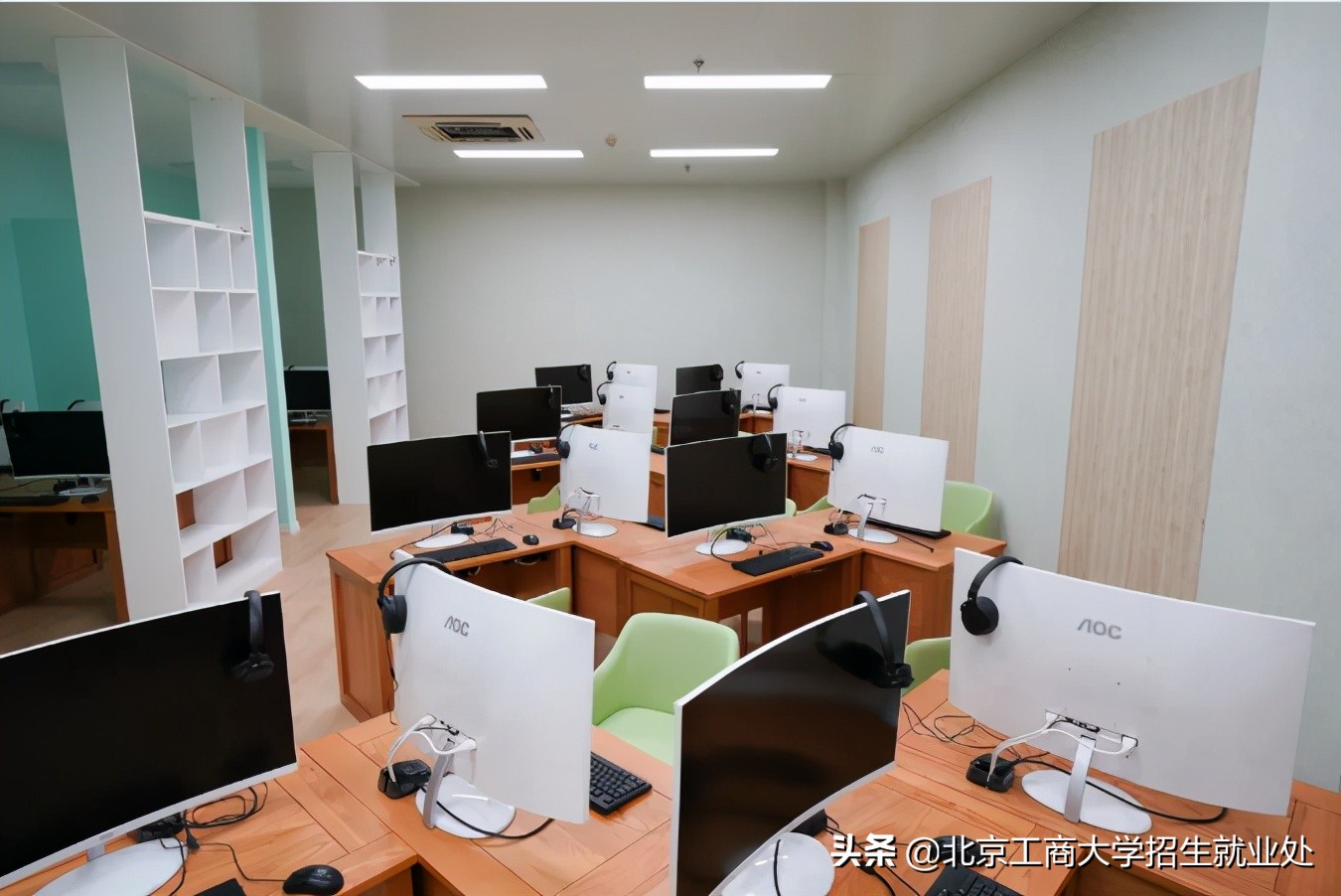 火了！北京“超豪华”大学：占地83万平米，网红美食扎堆，还新建专业级影院！