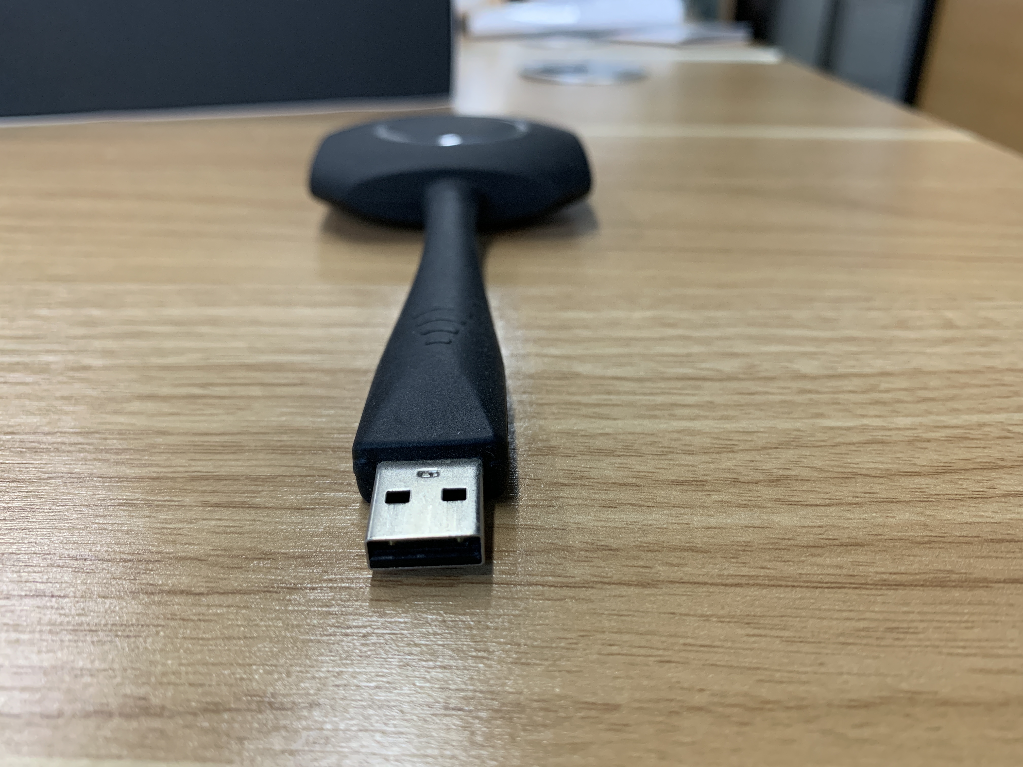 没有网络，没有wifi，笔记本电脑怎么无线投屏到电视和投影仪上