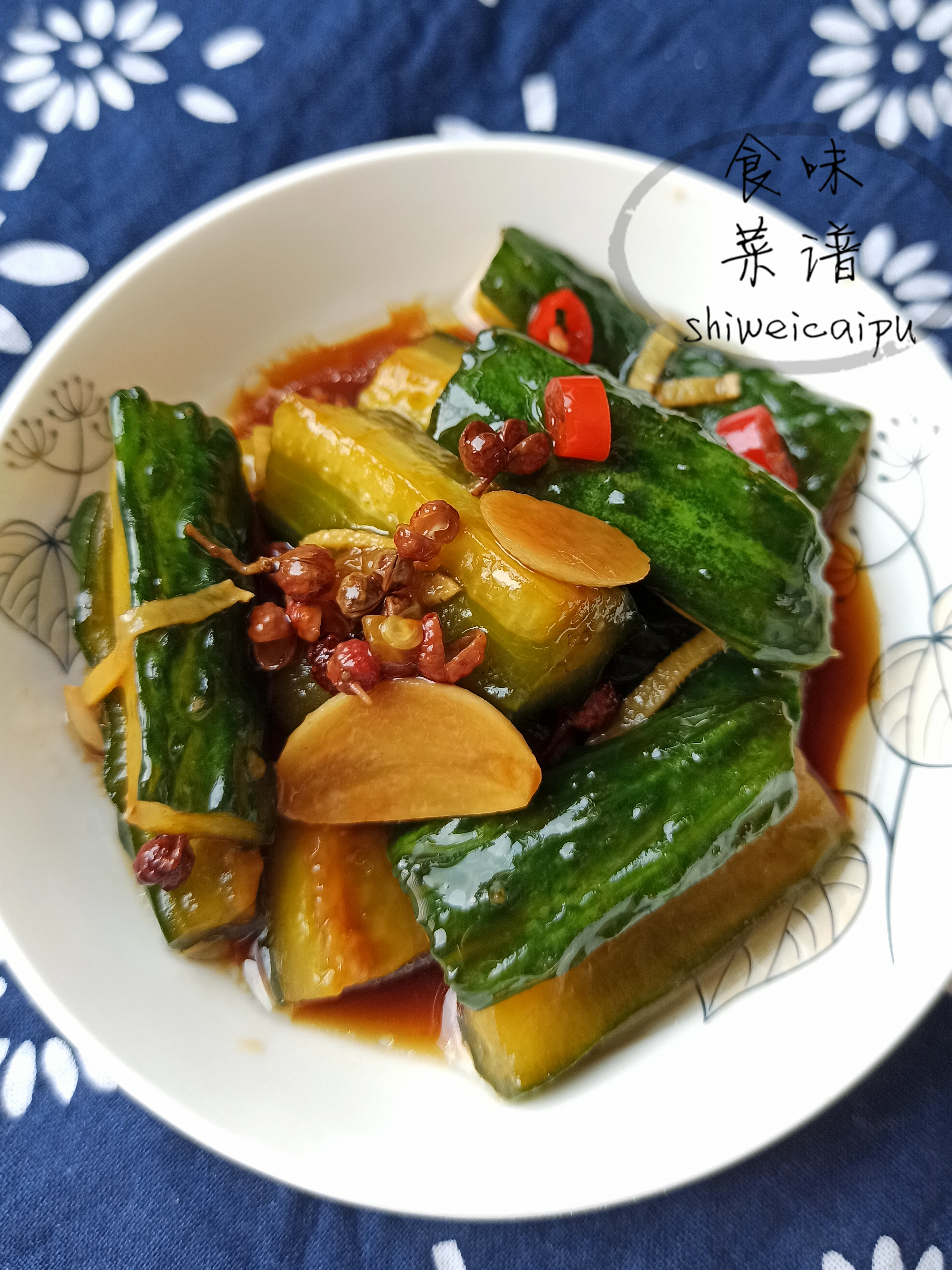 黄瓜怎么腌制才能发脆？教你小窍门，酸甜爽脆不会软，十斤不够吃