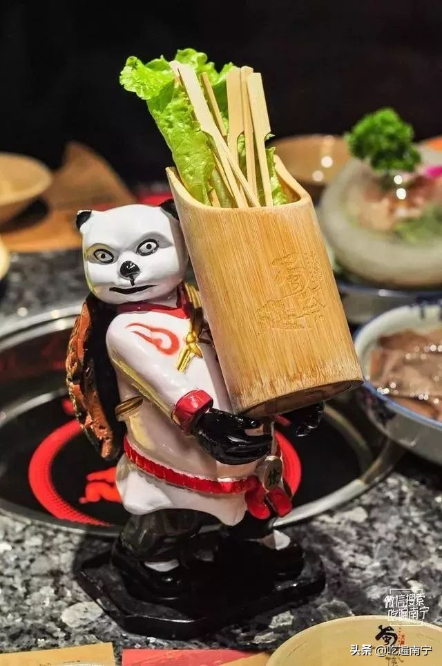 南宁这家武侠风火锅，专吃地道的川味牛油锅