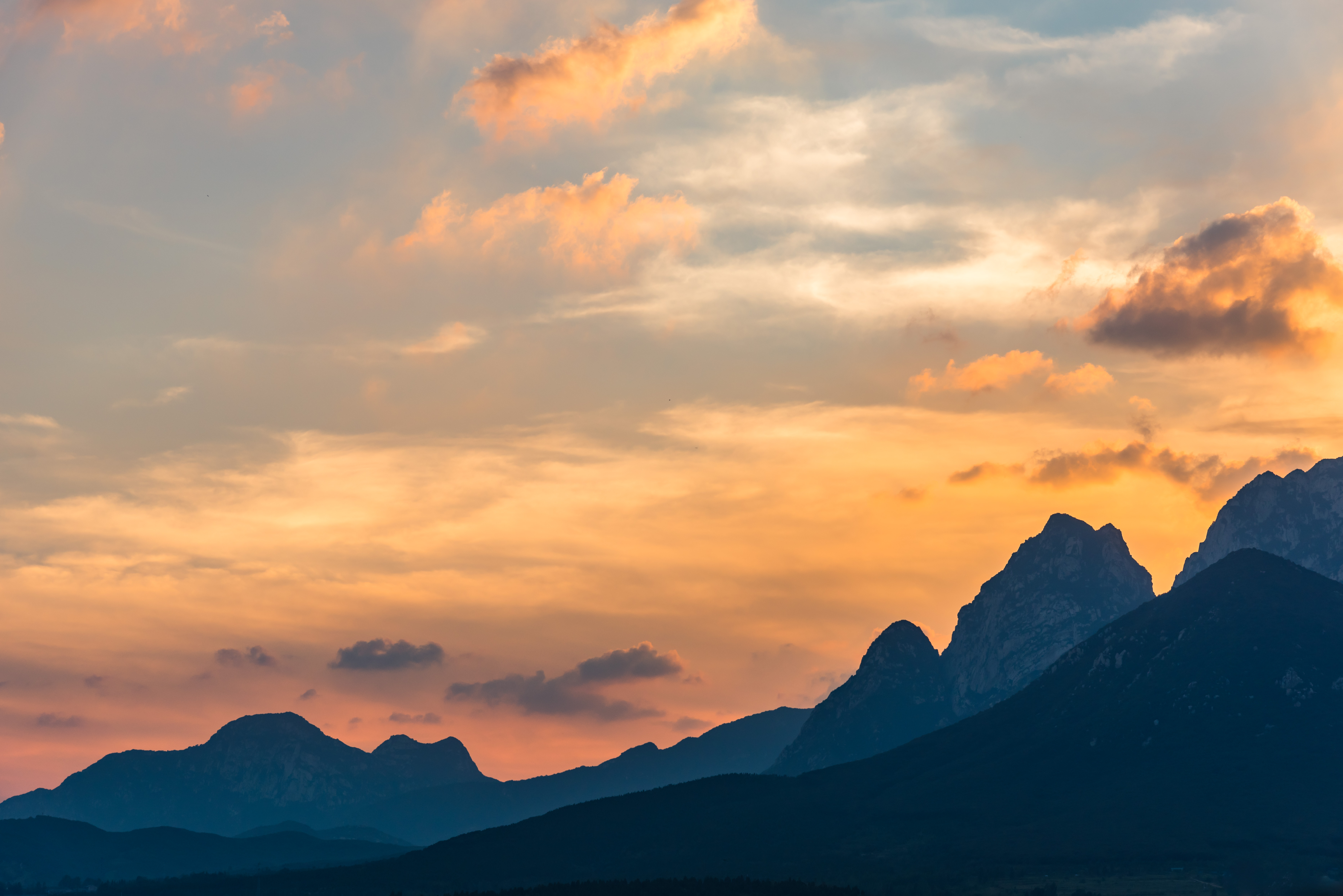 元好问在嵩山时的诗文交游