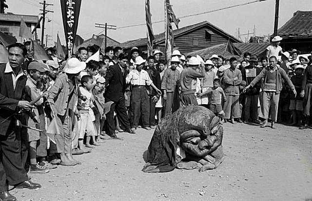 天津大邱庄原“庄主”禹作敏坟墓：墓碑、坟头形状与其它人无区别