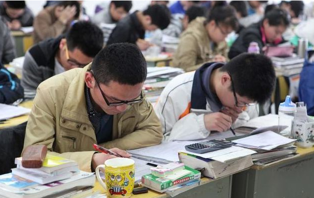 2022部分考生将与高考无缘，成绩再好也没用，高三学生要引起重视