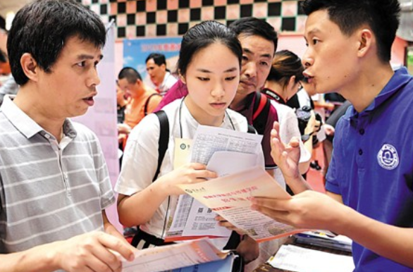 新高考再出荒唐闹剧，理科生成大赢家，文科生：“给我们留口饭”