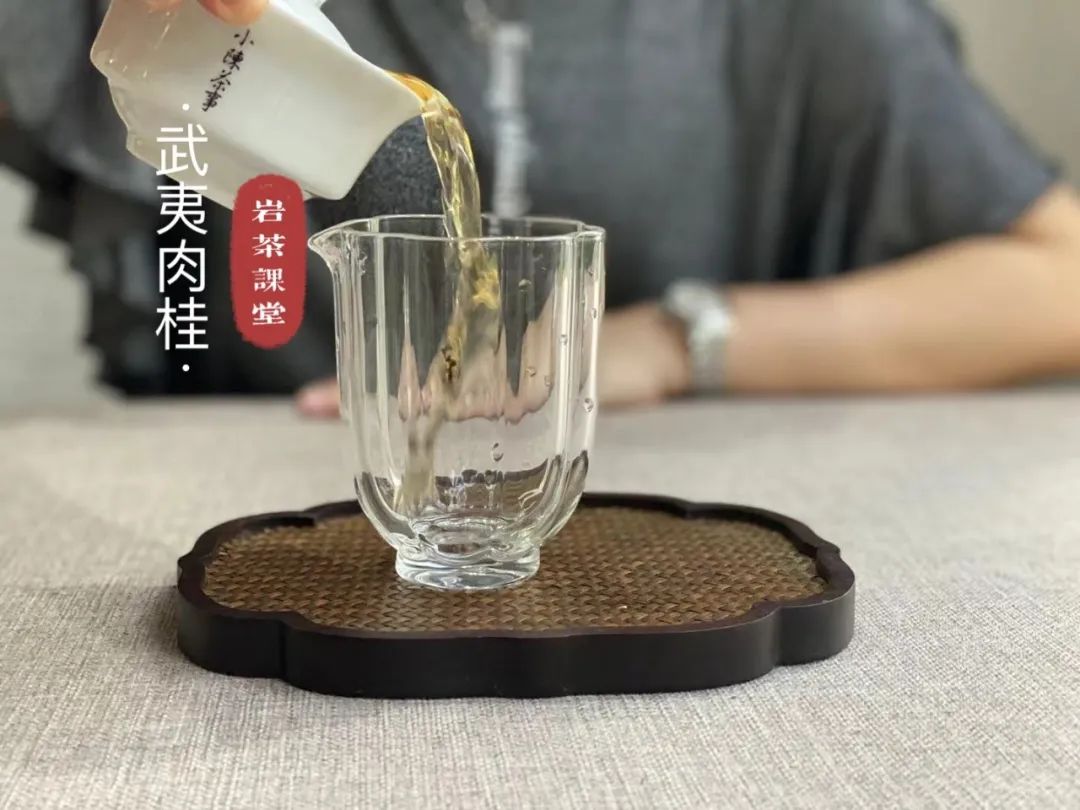 冲泡肉桂、水仙、大红袍时，为了避免喝到碎茶，该不该使用茶滤？