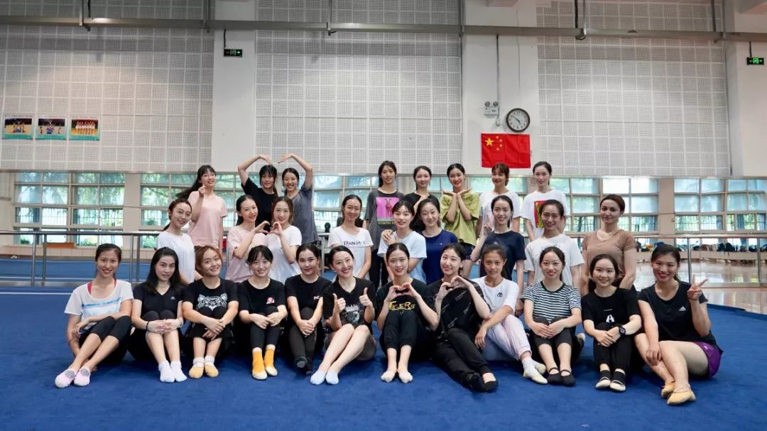 2020年中华茶奥会形象代言人是位浙大姑娘：一位漂亮的实力派！