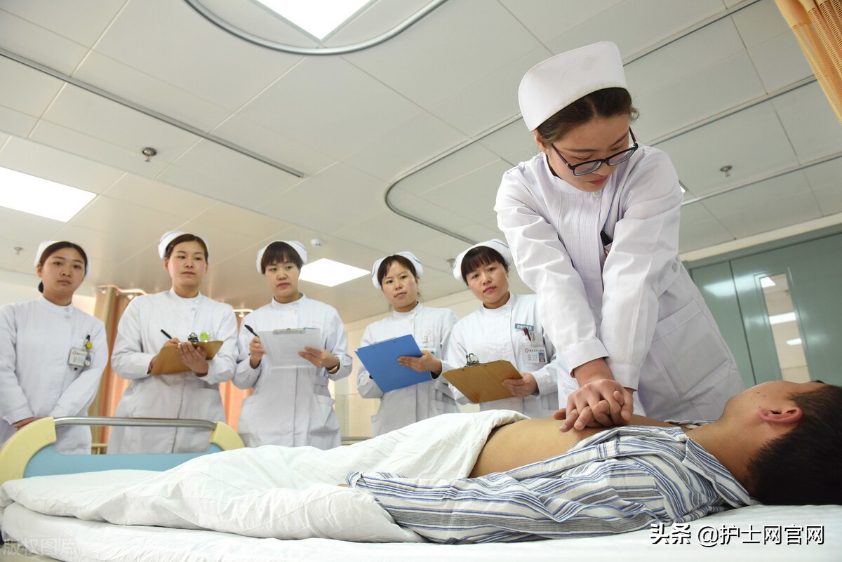 “月薪好幾萬，出國就能賺錢”，出國做護士真的那么掙錢？