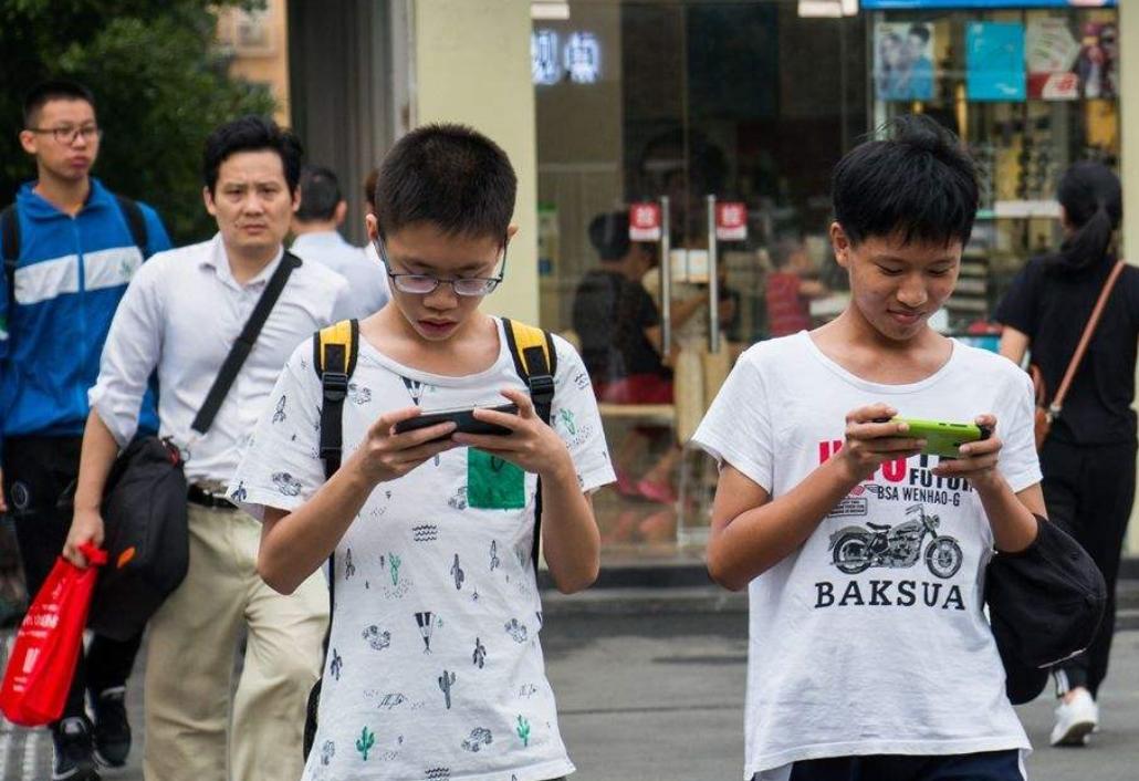 只有1.4亿人是大学生，这解释了很多社会问题，你拖后腿了么？